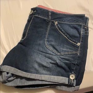 torrid jean shorts // white stitching detail